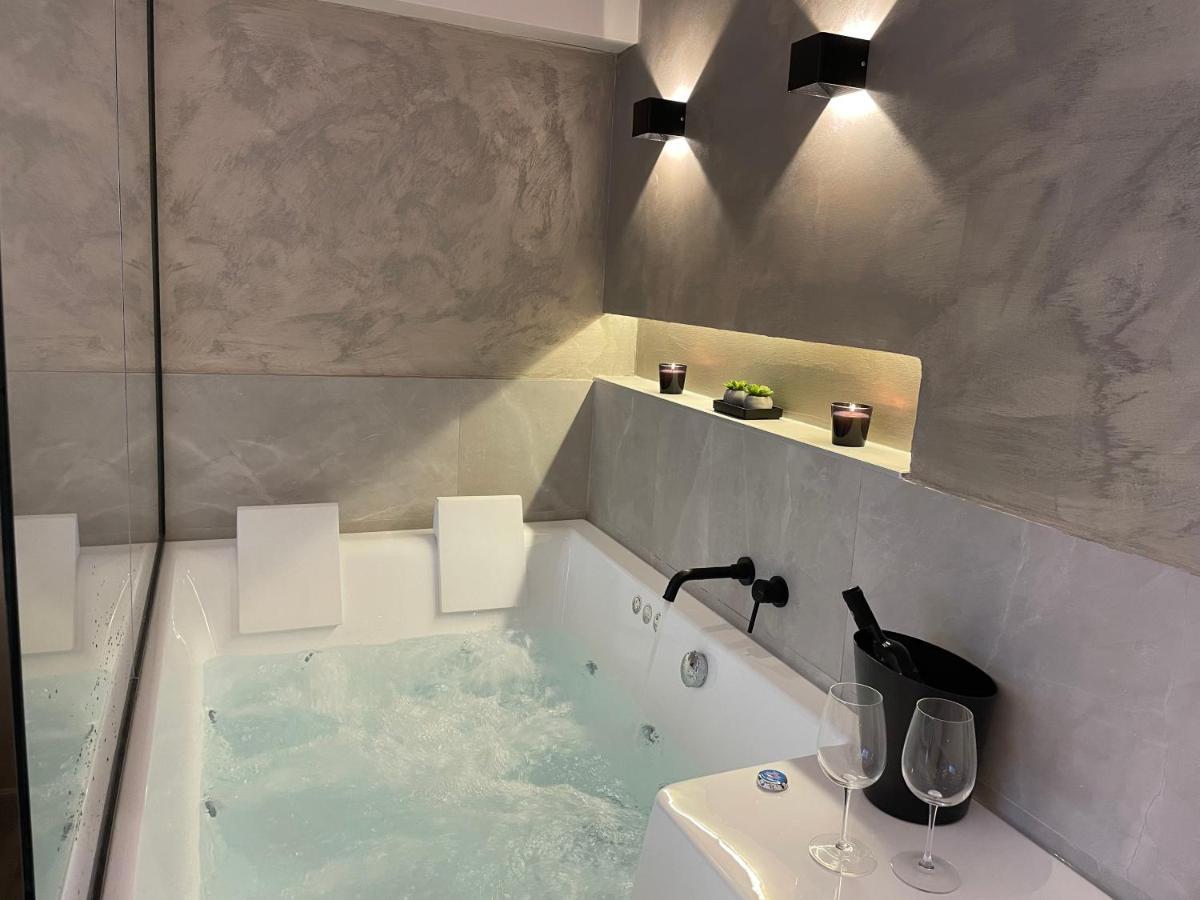 Jacuzzi Suite Ladadika Tesalónica Exterior foto